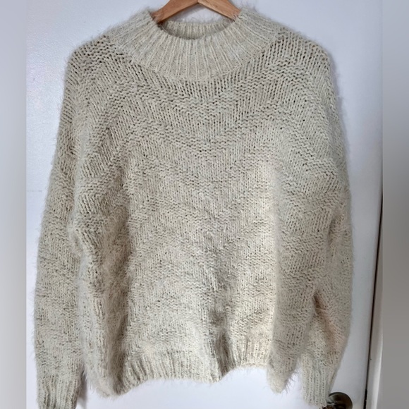ICHI Sweaters - Elegant Cream fuzzy sweater